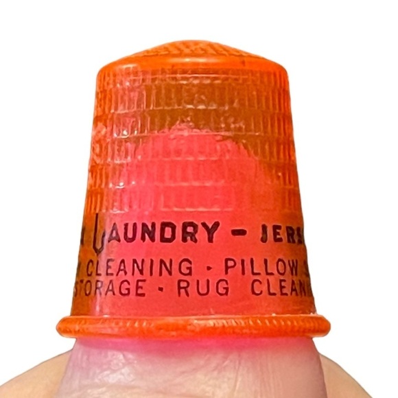 VINTAGE Brunswick Laundry Jersey City Orange Plastic Advertising Thimble - Picture 3 of 10